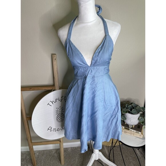 Lulu's Light Blue I'm Smitten Chambray Halter Tie babydoll Dress with Pockets - Picture 1 of 13